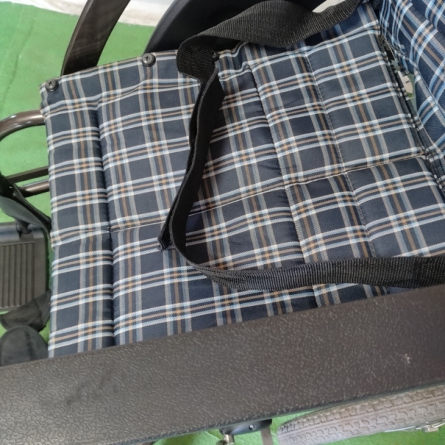 【Bランク 中古 車椅子】カワムラサイクル 介助式車椅子 ウェイビッ