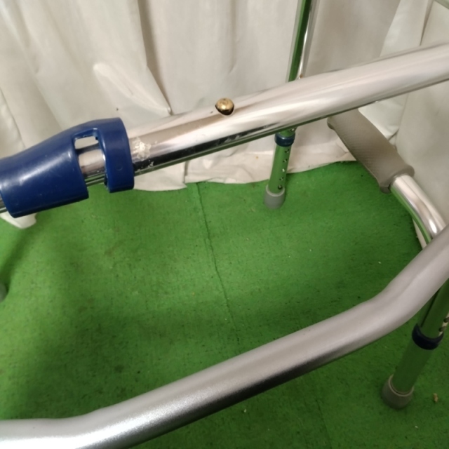 【Bランク 中古 歩行器】イーストアイ セーフティーアームウォーカー