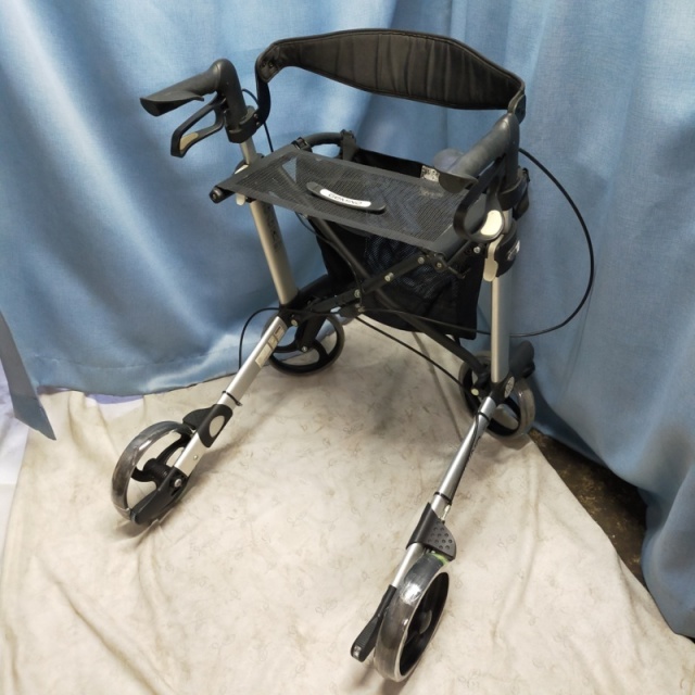 【Aランク 中古 歩行器】パラマウントベッド ハンディウォークM ワン