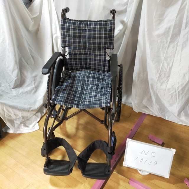 【Bランク 中古 車椅子】カワムラサイクル 自走式車椅子 ウェイビッ