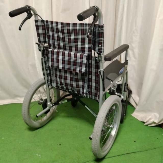 【Bランク 中古 車椅子】 日進医療器 介助式 車椅子 NC-2CB (WC-1307
