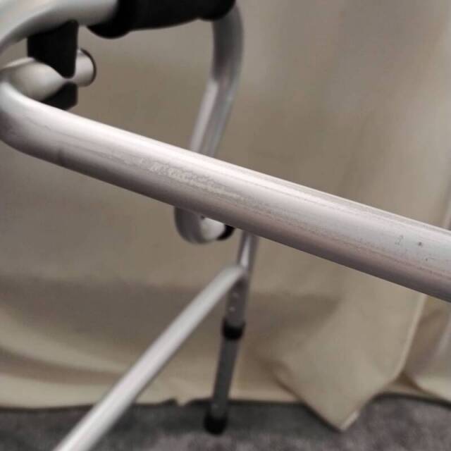 【Bランク 中古 歩行器】ラックヘルスケア 固定型歩行器2段式ハンド