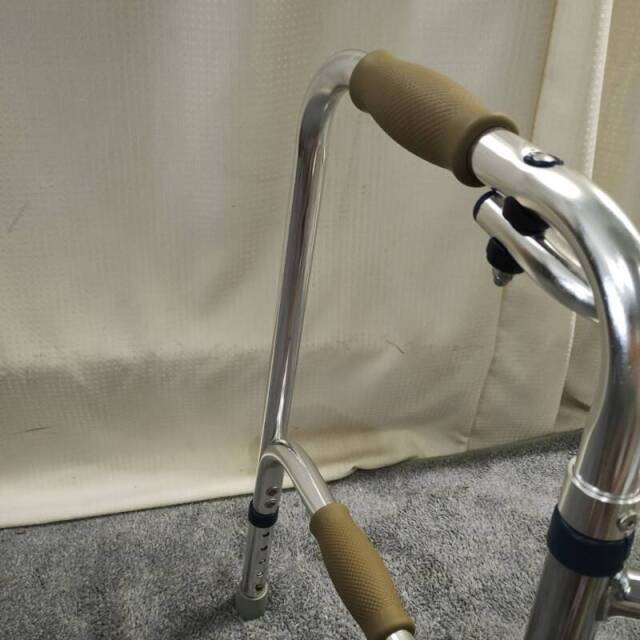 【Bランク 中古 歩行器】イーストアイ セーフティーアーム交互式 KSA