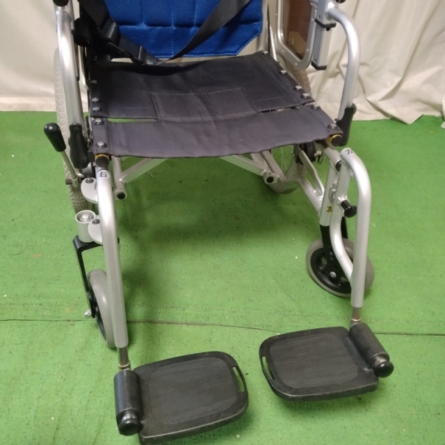 【Bランク 中古 車椅子】カワムラサイクル 介助式車椅子 KZ16-40 (WC