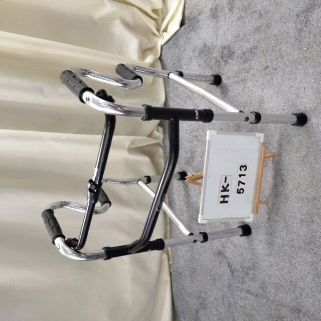 【SSランク 新古品 歩行器】シンエンス スリム立ち上がりフレームウ