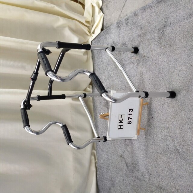 【SSランク 新古品 歩行器】シンエンス スリム立ち上がりフレームウ