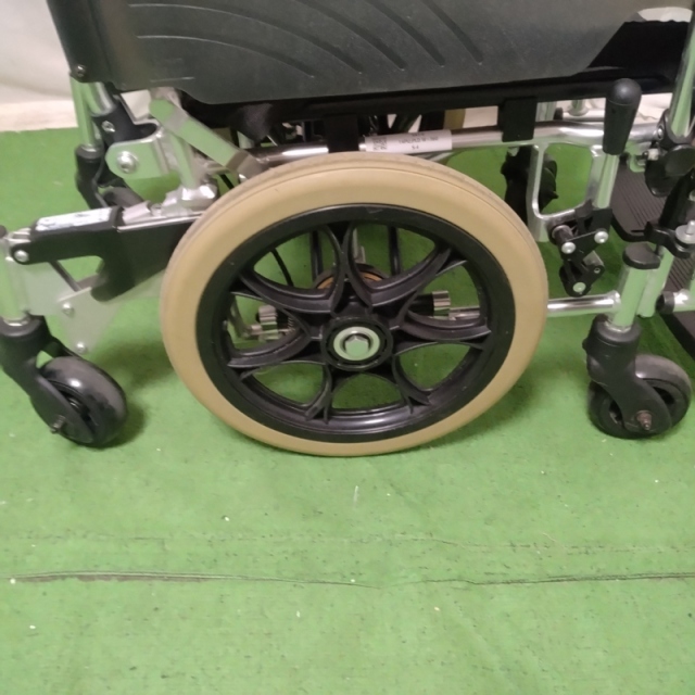 【Bランク 中古 車椅子】 ミキ 介助式 車椅子 SKT-6 (WC-13206)