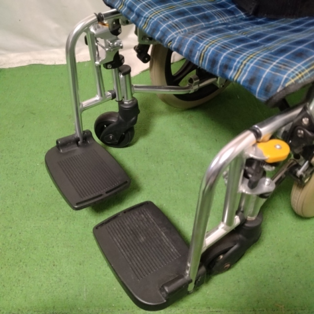 【Bランク 中古 車椅子】 ミキ 介助式 車椅子 SKT-6 (WC-13207)