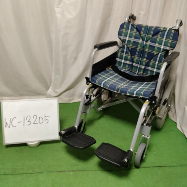 【Bランク 中古 車椅子】カワムラサイクル 介助式車椅子 KA816-40B-L