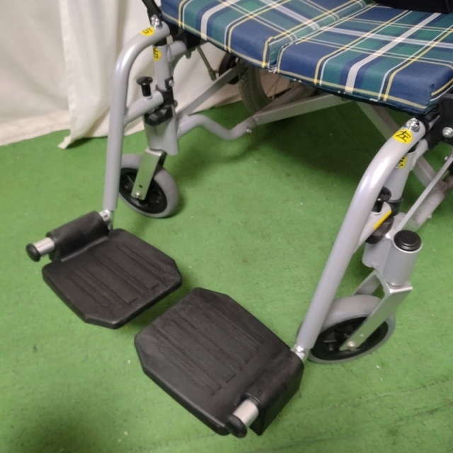 【Bランク 中古 車椅子】カワムラサイクル 介助式車椅子 KA816-40B-L