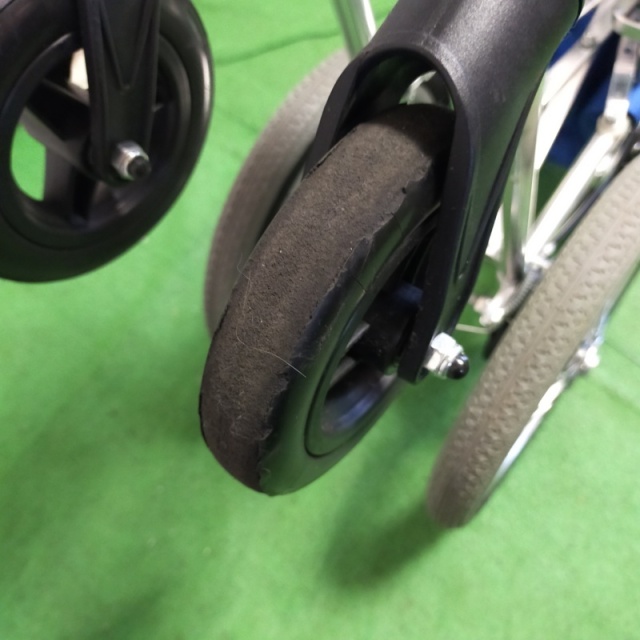 【Bランク 中古 車椅子】日進医療器 介助式車椅子 NAH-L7α Aパッケ