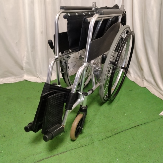 【Bランク 中古 車椅子】パラマウントベッド 自走式 車椅子 KK-T540 