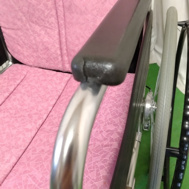 【Bランク 中古 車椅子】パラマウントベッド 自走式 車椅子 KK-T540 