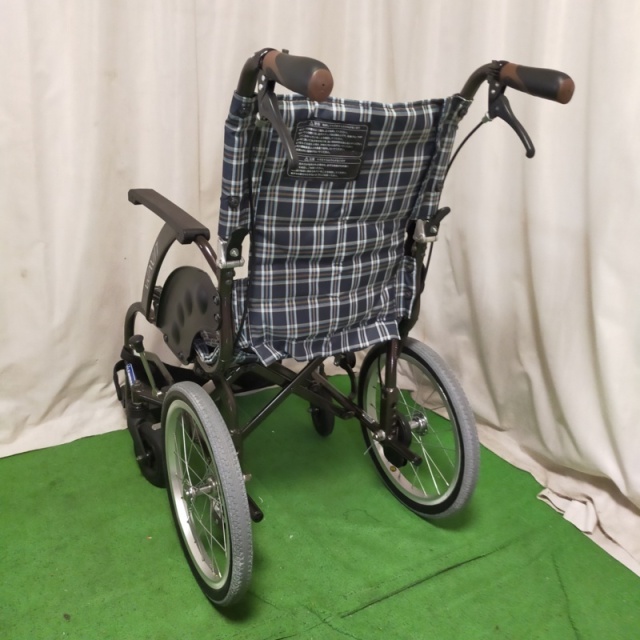 【Bランク 中古 車椅子】カワムラサイクル 介助式車椅子 ウェイビッ