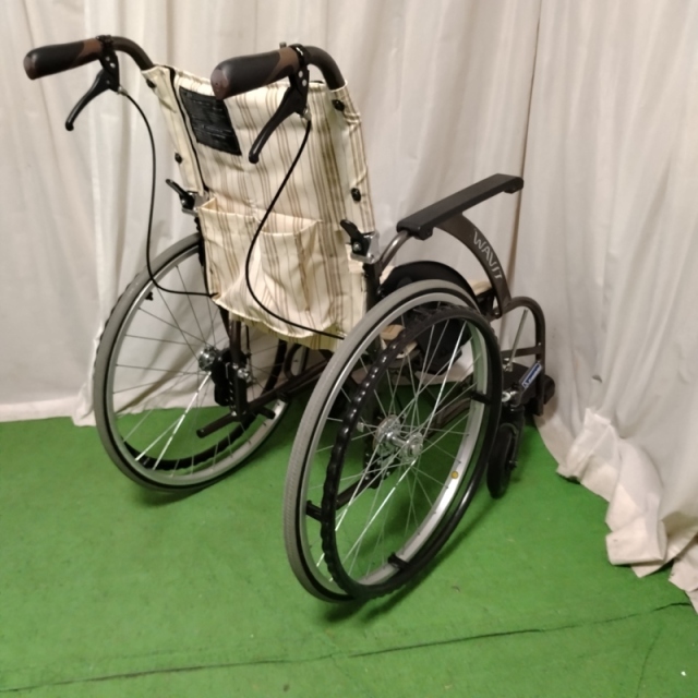 【Bランク 中古 車椅子】カワムラサイクル 自走式車椅子 ウェイビッ
