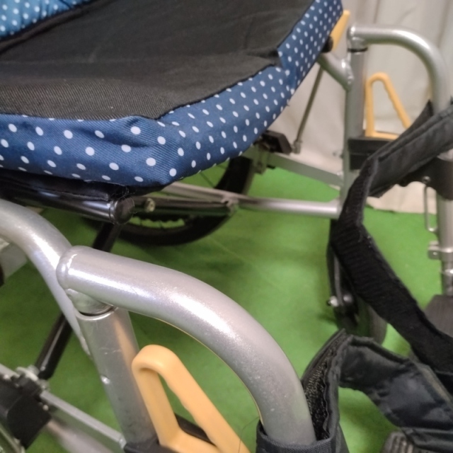 【Bランク 中古 車椅子】日進医療器 自走式車椅子 NA-U2W(42幅) (WC-