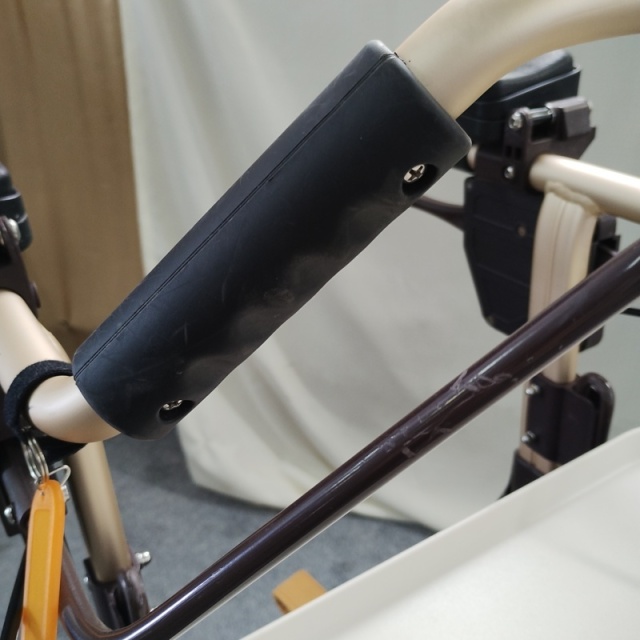 【Bランク 中古 歩行器】幸和製作所 テイコブリトルホームF WAW18 (H