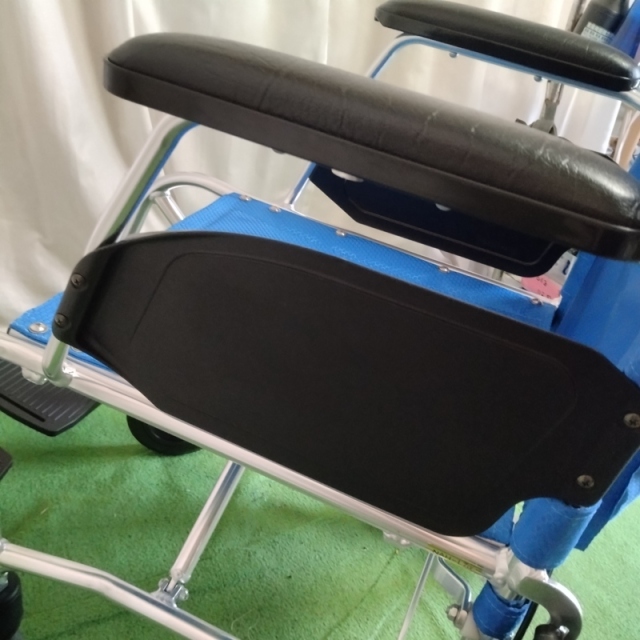 【Bランク 中古 車椅子】日進医療器 介助式車椅子 NAH-L7α Aパッケ