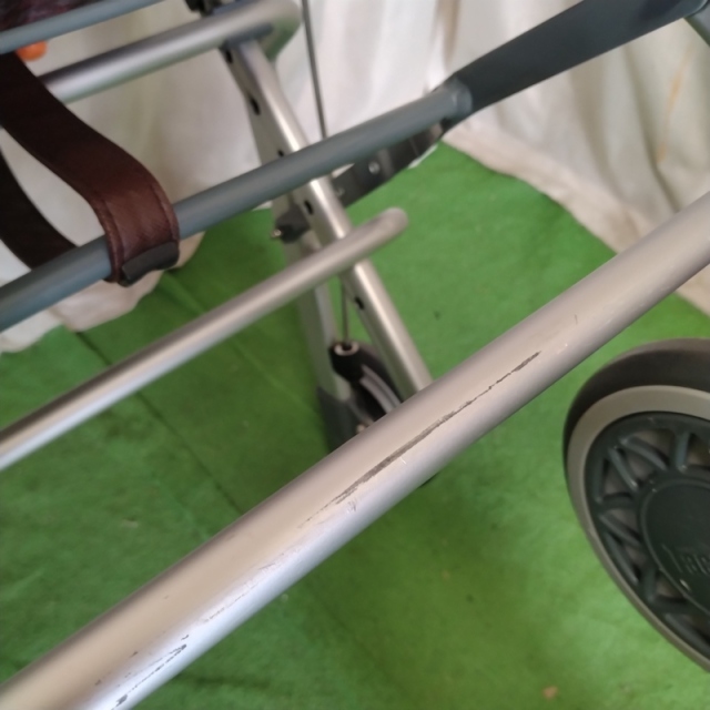 【Bランク 中古 歩行器】幸和製作所 テイコブリトルスリム WAW04 (HK
