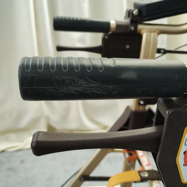 【Bランク 中古 歩行器】幸和製作所 テイコブリトルホームF WAW18 (H
