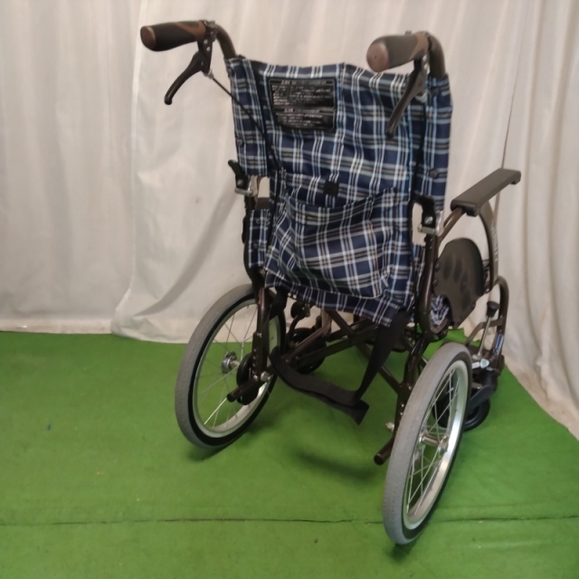 【Bランク 中古 車椅子】カワムラサイクル 介助式車椅子 ウェイビッ