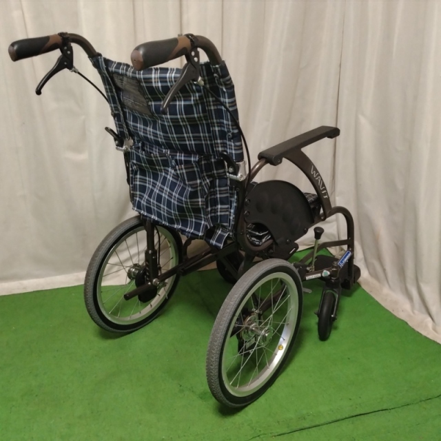 【Bランク 中古 車椅子】カワムラサイクル 介助式車椅子 ウェイビッ