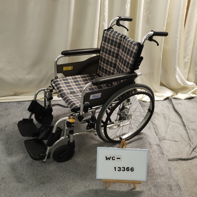 【Bランク 中古 車椅子】ミキ 自走式車椅子 SKT-4LO (WC-13366)