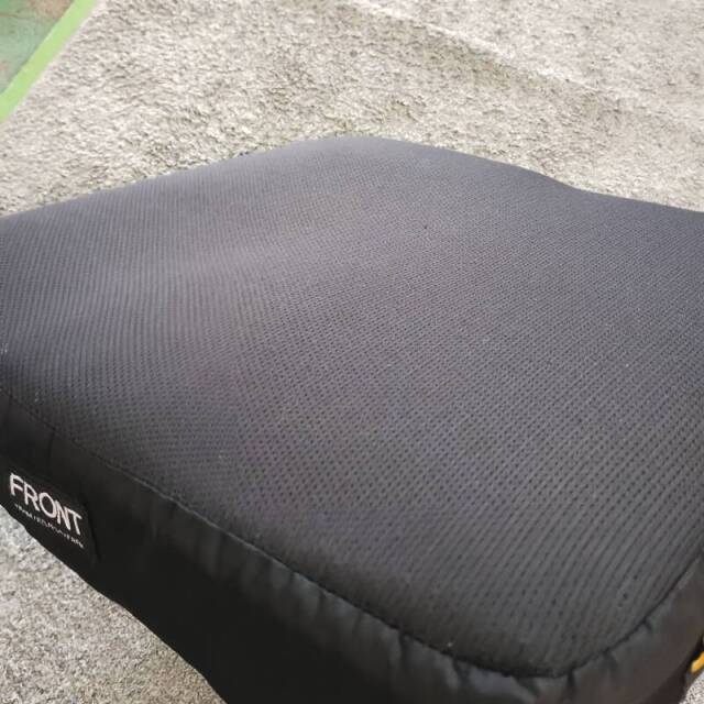 【Bランク 中古  車椅子クッション】バリライト ソロストレータス 56
