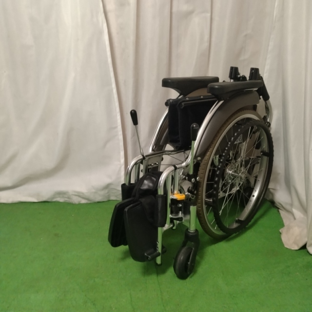 【Bランク 中古 車椅子】ミキ 自走式車椅子 SKT-5(WC-13409)