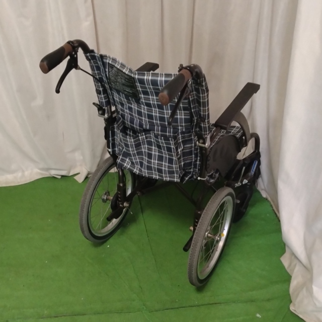 【Bランク 中古 車椅子】カワムラサイクル 介助式車椅子 ウェイビッ