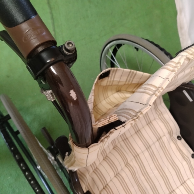 【Bランク 中古 車椅子】カワムラサイクル 自走式車椅子 ウェイビッ