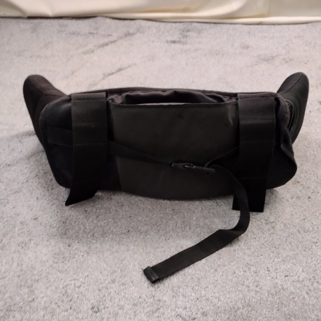 【Bランク 中古 車椅子用クッション】アイ・ソネックス FC-フィット(