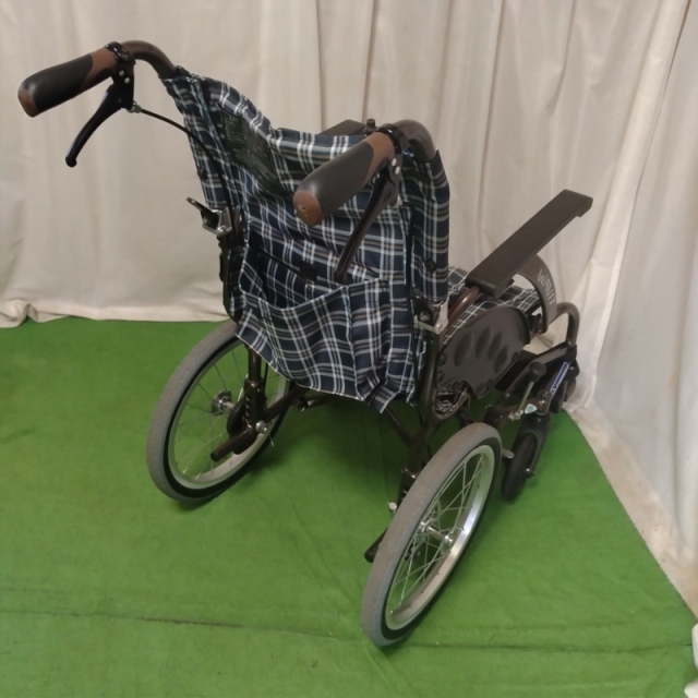 【Bランク 中古 車椅子】カワムラサイクル 介助式車椅子 ウェイビッ
