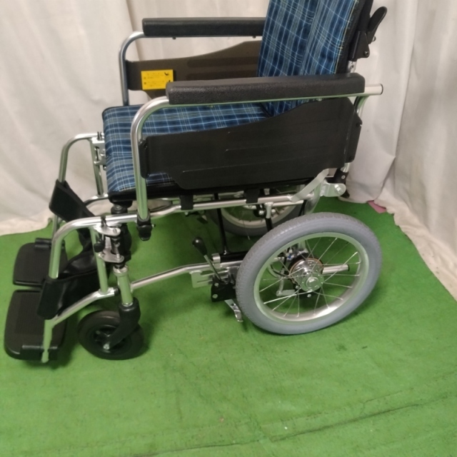 【Aランク 中古 車椅子】ミキ 介助式 車椅子 Skit（スキット）SKT-2 