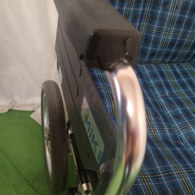 【Aランク 中古 車椅子】ミキ 介助式 車椅子 Skit（スキット）SKT-2 