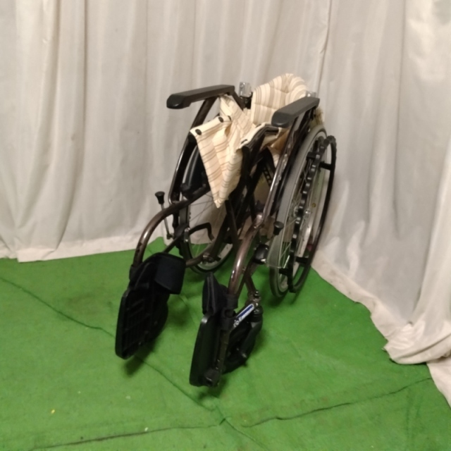 【Bランク 中古 車椅子】カワムラサイクル 自走式車椅子 ウェイビッ