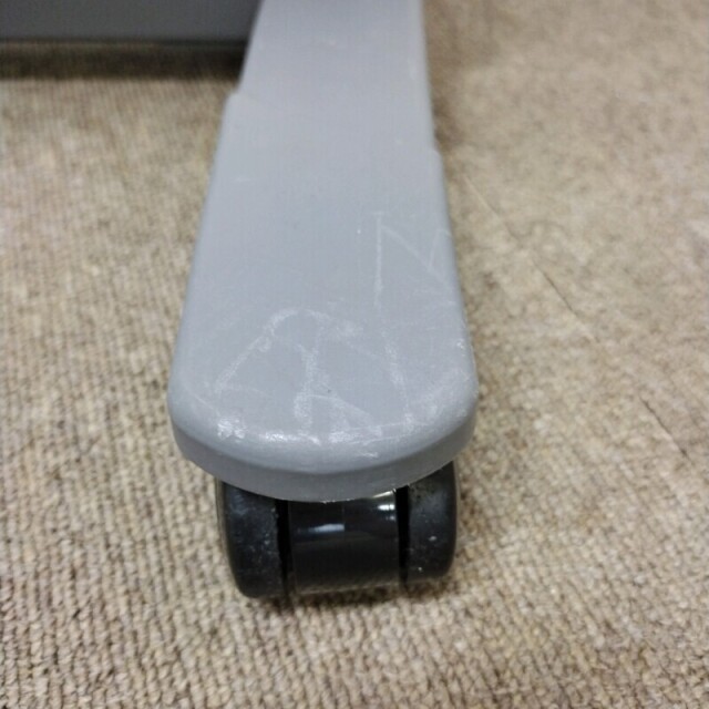【Bランク 中古 昇降式介護テーブル】パラマウントベッド サイドテー