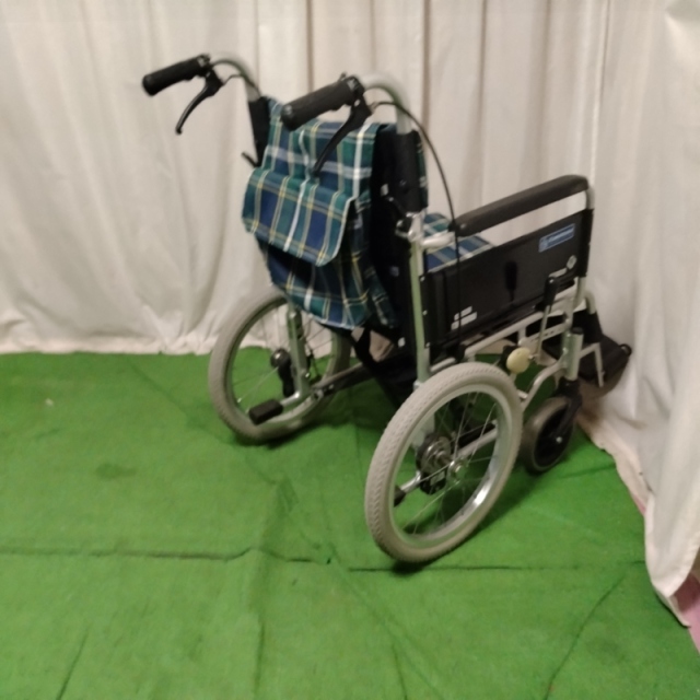 【Bランク 中古 車椅子】カワムラサイクル 介助式車椅子 BM16-42SB-M