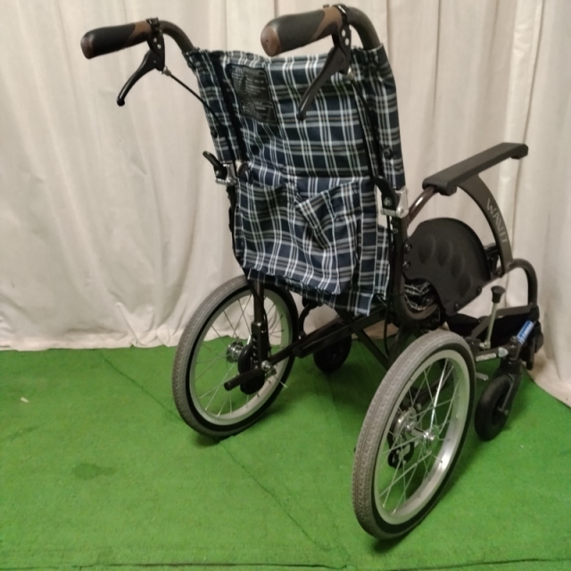 【Bランク 中古 車椅子】カワムラサイクル 介助式車椅子 ウェイビッ