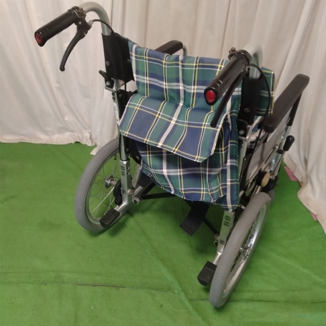 【Bランク 中古 車椅子】カワムラサイクル 介助式車椅子 BM16-42SB-M