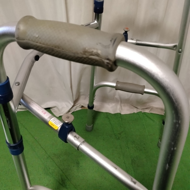 【Bランク 中古 歩行器】イーストアイ セーフティーアームウォーカー