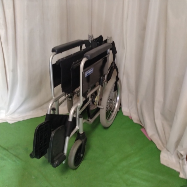 【Bランク 中古 車椅子】カワムラサイクル 介助式車椅子 BM16-42SB-M