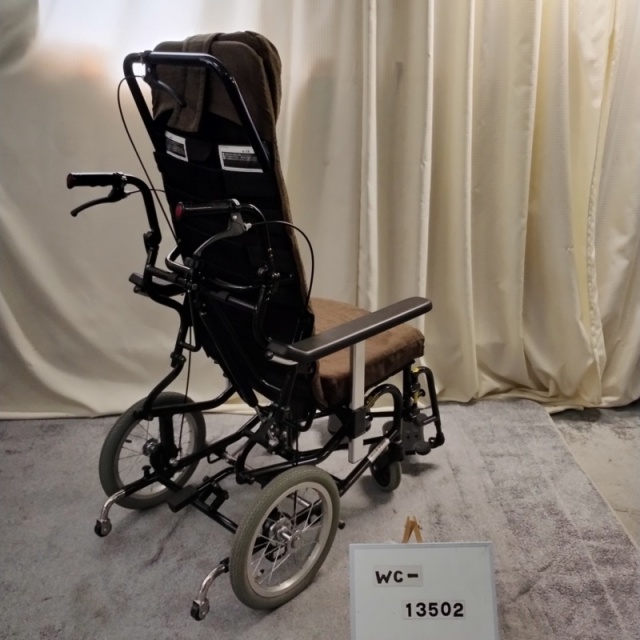 【中古 リクライニング車椅子 Bランク】ランダルコーポレーション モ