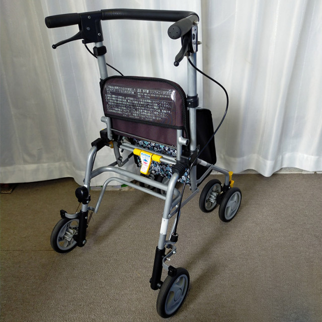 歩行器「シンフォニーSPスリム」（島製作所）