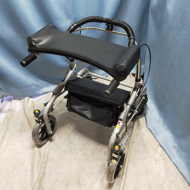 【中古 歩行器 Aランク】ウェルパートナーズ　ラビットWA-1 (HKWE105