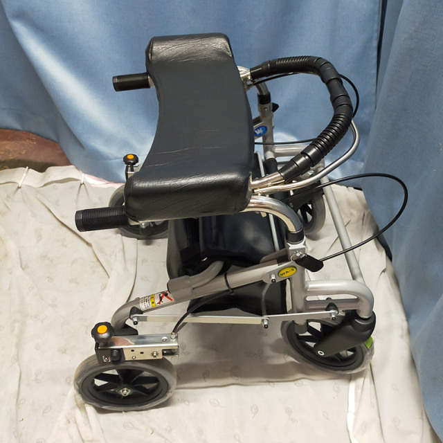 【中古 歩行器 Aランク】ウェルパートナーズ　ラビットWA-1 (HKWE105