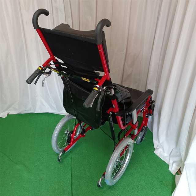 中古 リクライニング車椅子 Aランク】カワムラサイクル