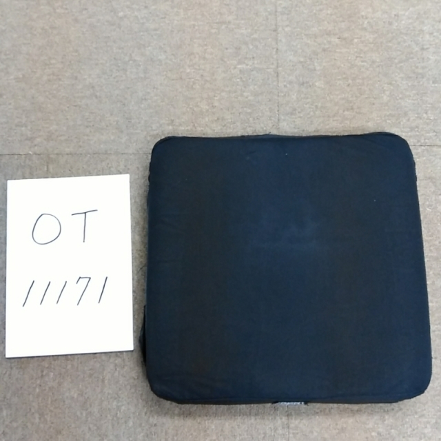 中古 車椅子クッション「リフレックス」（ユーキ・トレーディング／735001-16162／Bランク）[OT-11171]