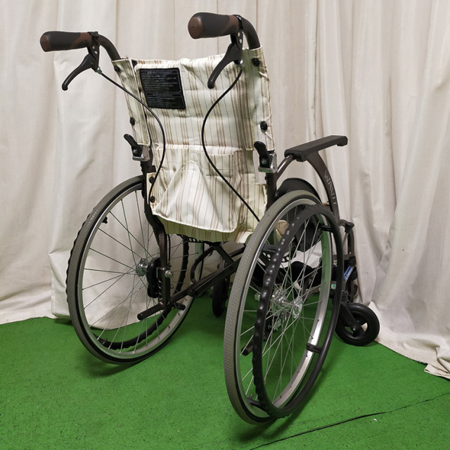 自走式車椅子「ウェイビット」カワムラサイクル／WA22-40S