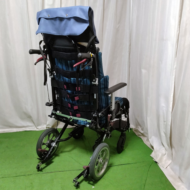 リクライニング車椅子（介助） カワムラサイクル KPFK-12 くるーん